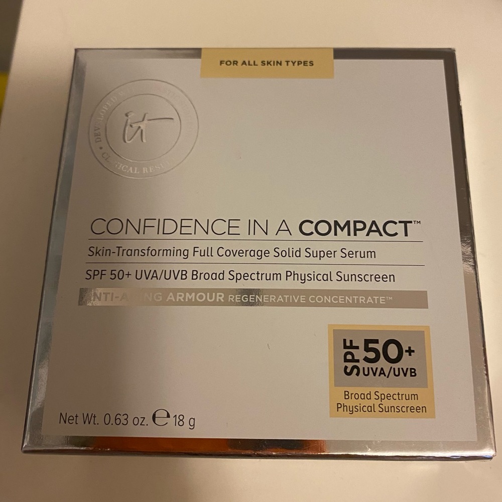 It Cosmetics Confidence in a Compact ‘Fair’